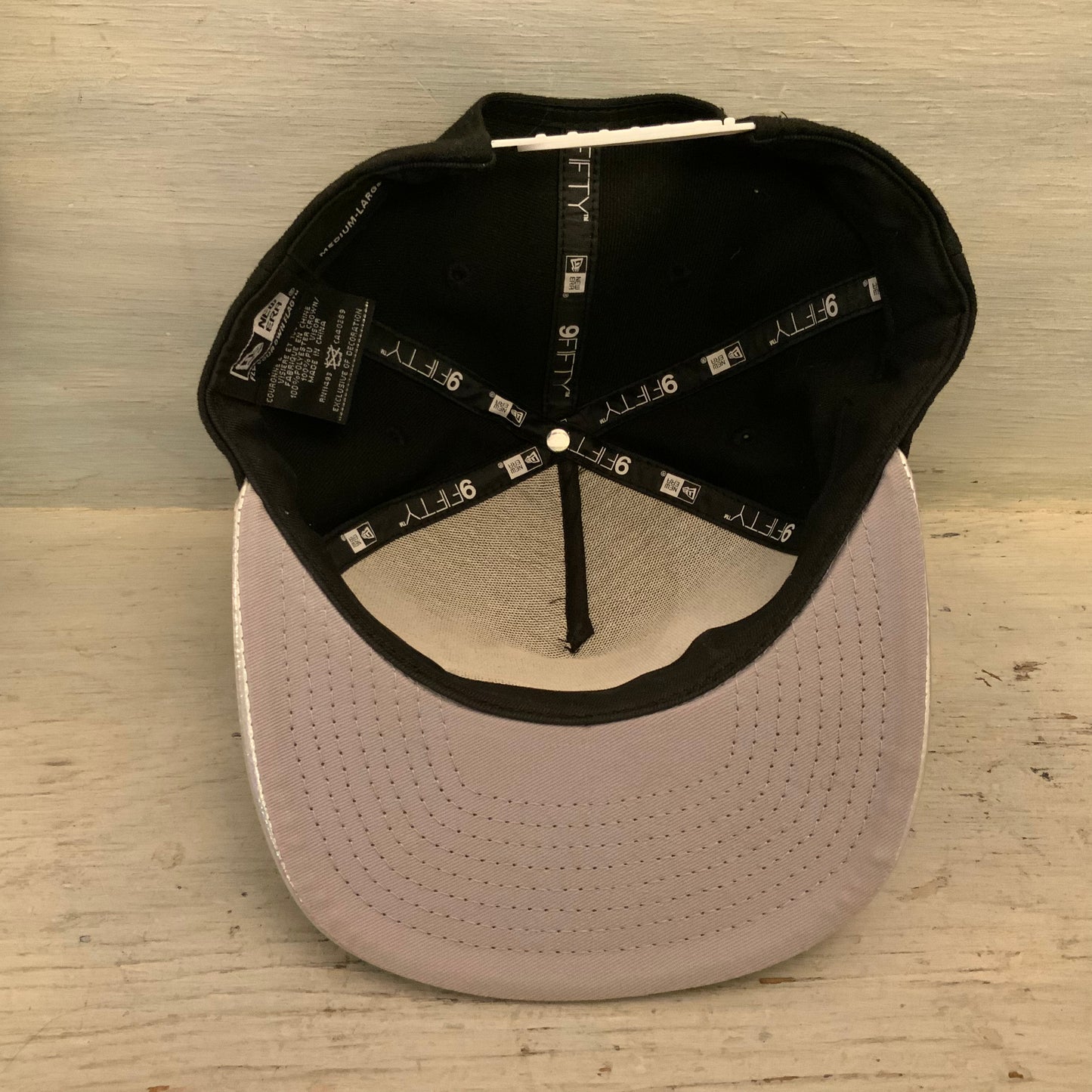 New Era 9Fifty Soles Inc. Philadelphia Soul Black Silver Snap Back Ball Cap Hat Good Condition
