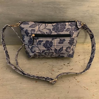 IM❤️ Navy Pink Floral Print Shoulder Crossbody Bag Purse Like New