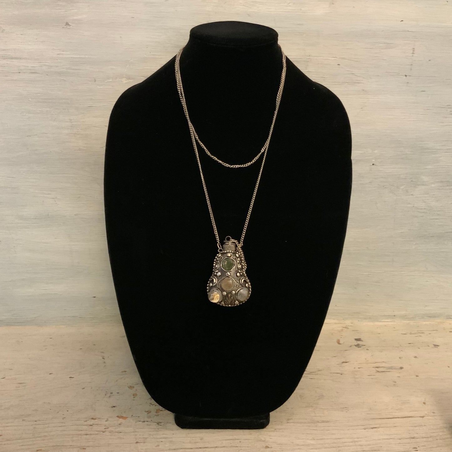 Vintage Antique Silver Tone Ornate Stone Encrusted Scent Flask Pendant 23" Good Condition