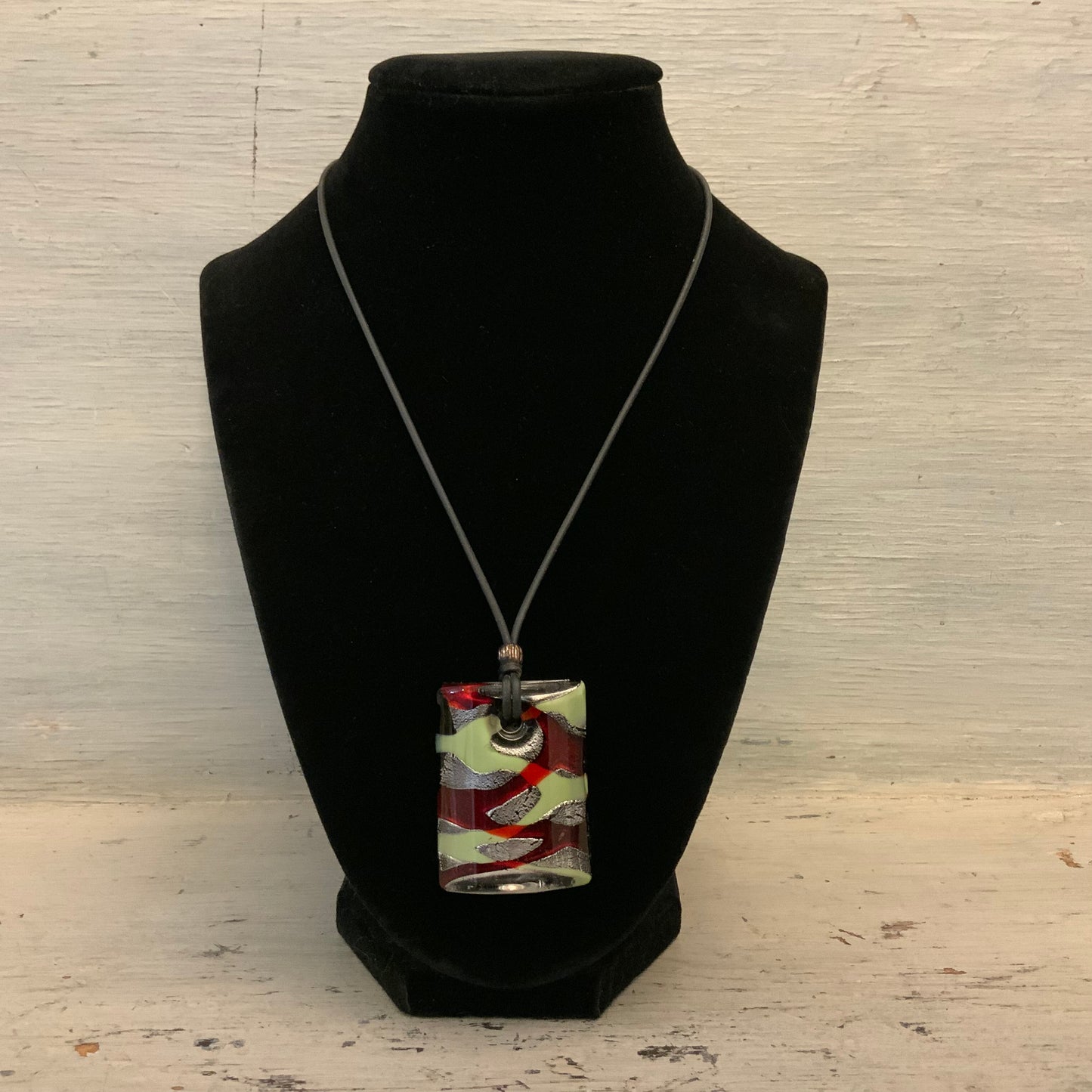 Green Red Silver Abstract Rectangular Glass Stone Pendant Necklace Good Condition