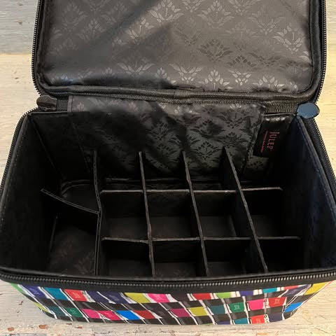 Julep Multicolor Makeup Nail Polish Nail Accessories Organizer Travel Bag Good Condition