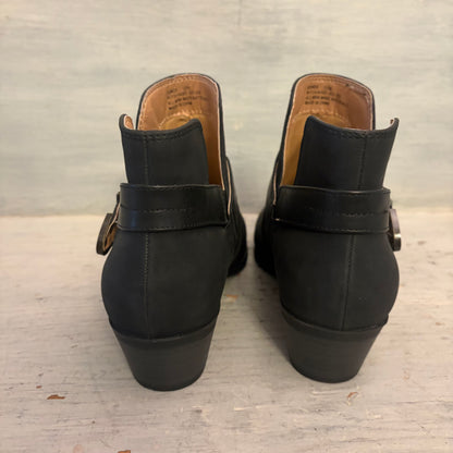 Wonderly Faux Suede "Fonda" Black Ankle Boot Booties Size 10M Good Condition