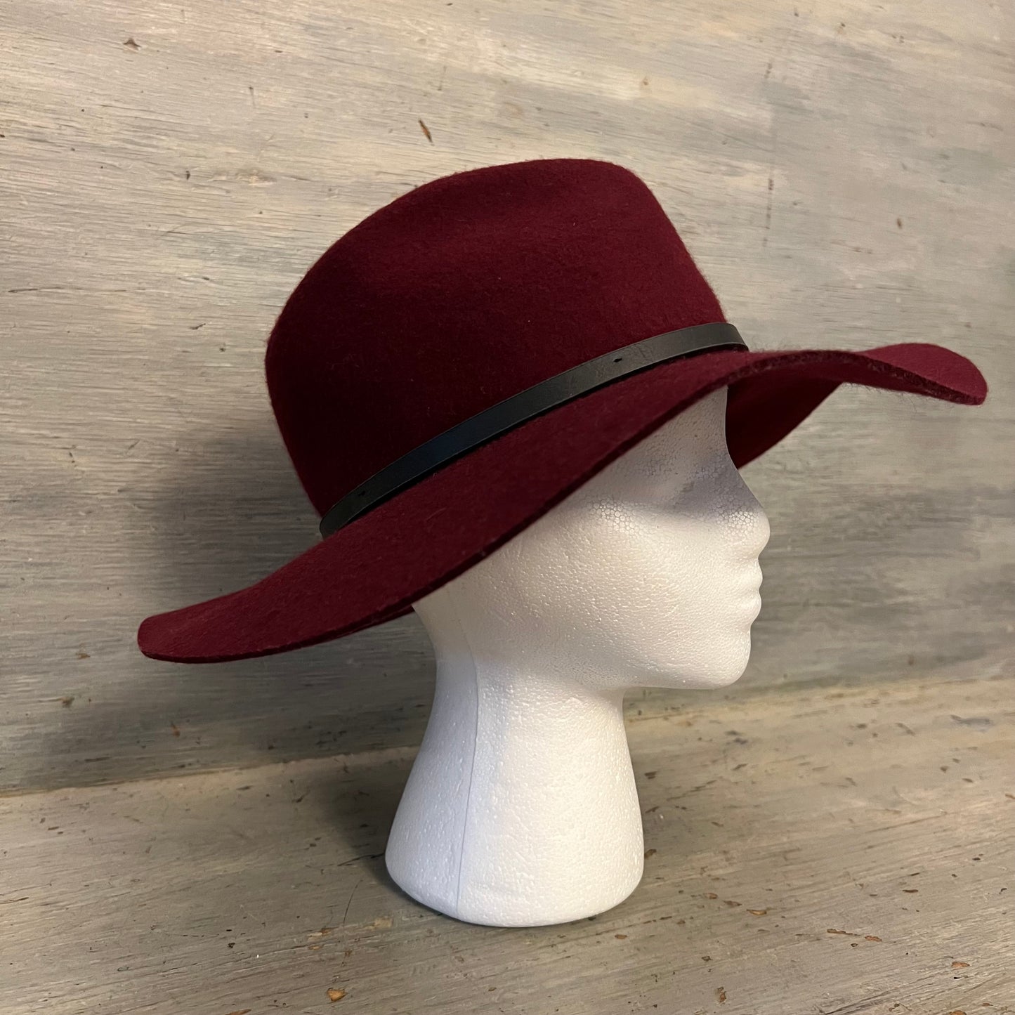 100% Wool Burgundy Faux Leather Band Fedora 21.5” Like New