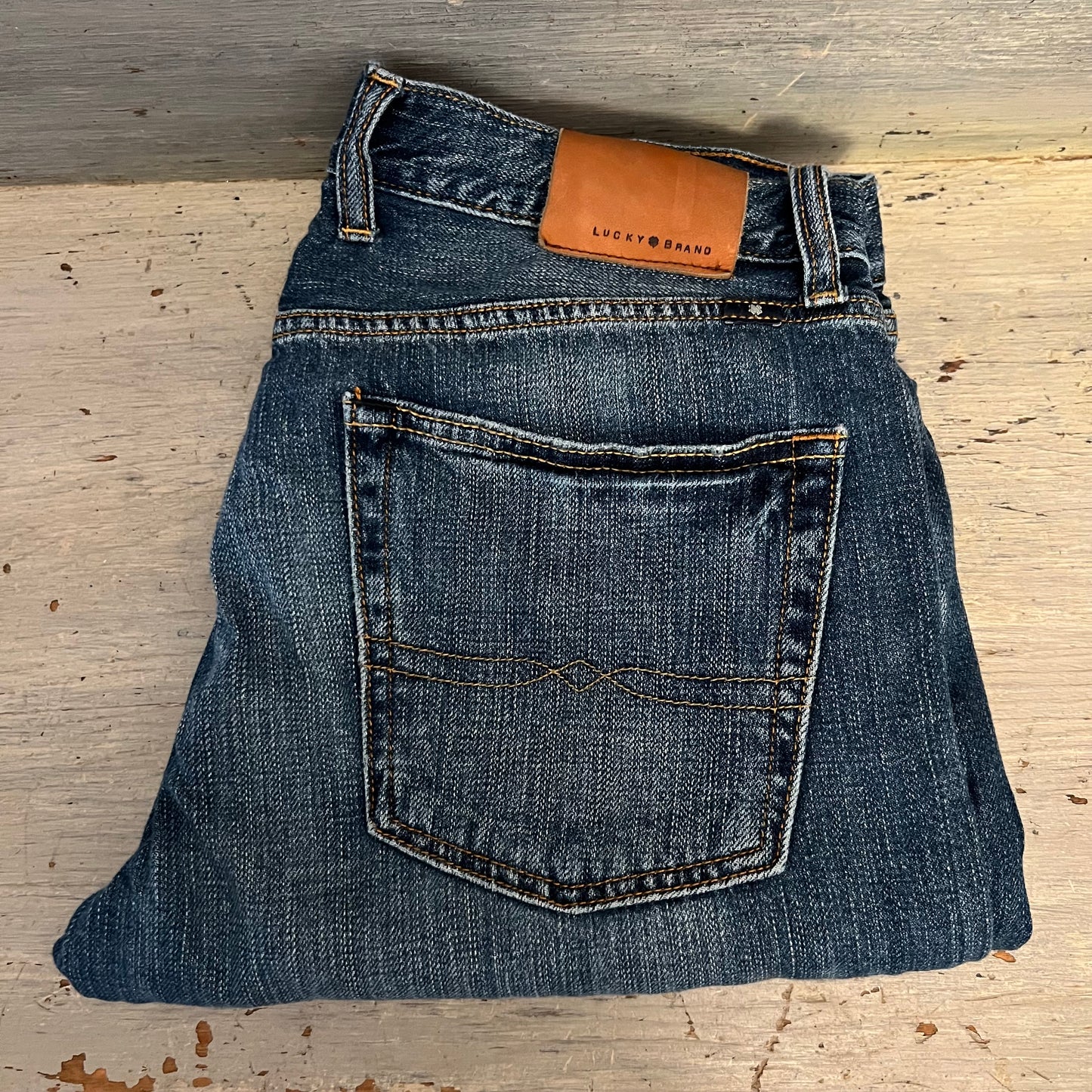 Lucky Brand 221 Original Straight Medium Wash Jeans 33x32 Like New