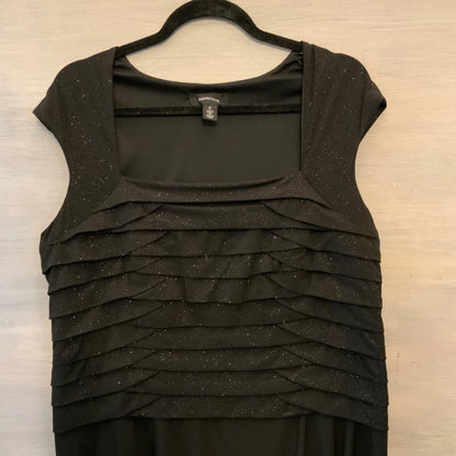 R&M Richards Fit and Flare Little Black Dress  Side Zip Subtle Sparkle Good Condition