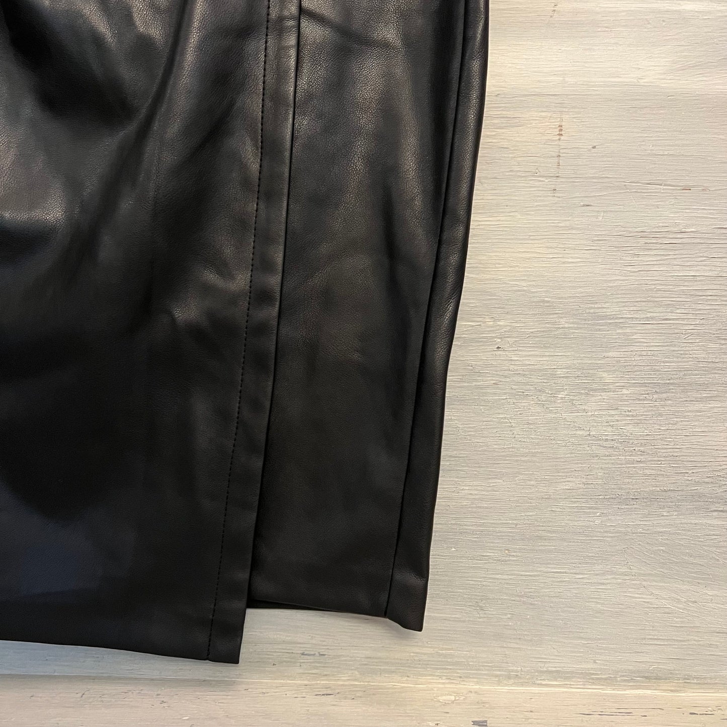 INC International Concepts Black Faux Leather Ruched Wrap Pencil Skirt Size6 Like New