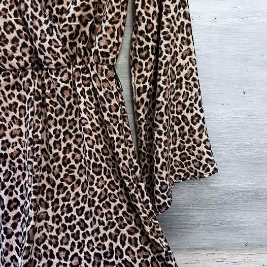 Pink Lily Leopard Print Flare Sleeve Maxi Dress Small Like New