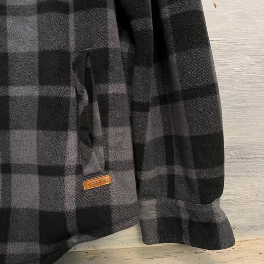 Voyager Men’s Black Grey Plaid Fleece Sherpa Lined Flannel Shacket XL Good Condition