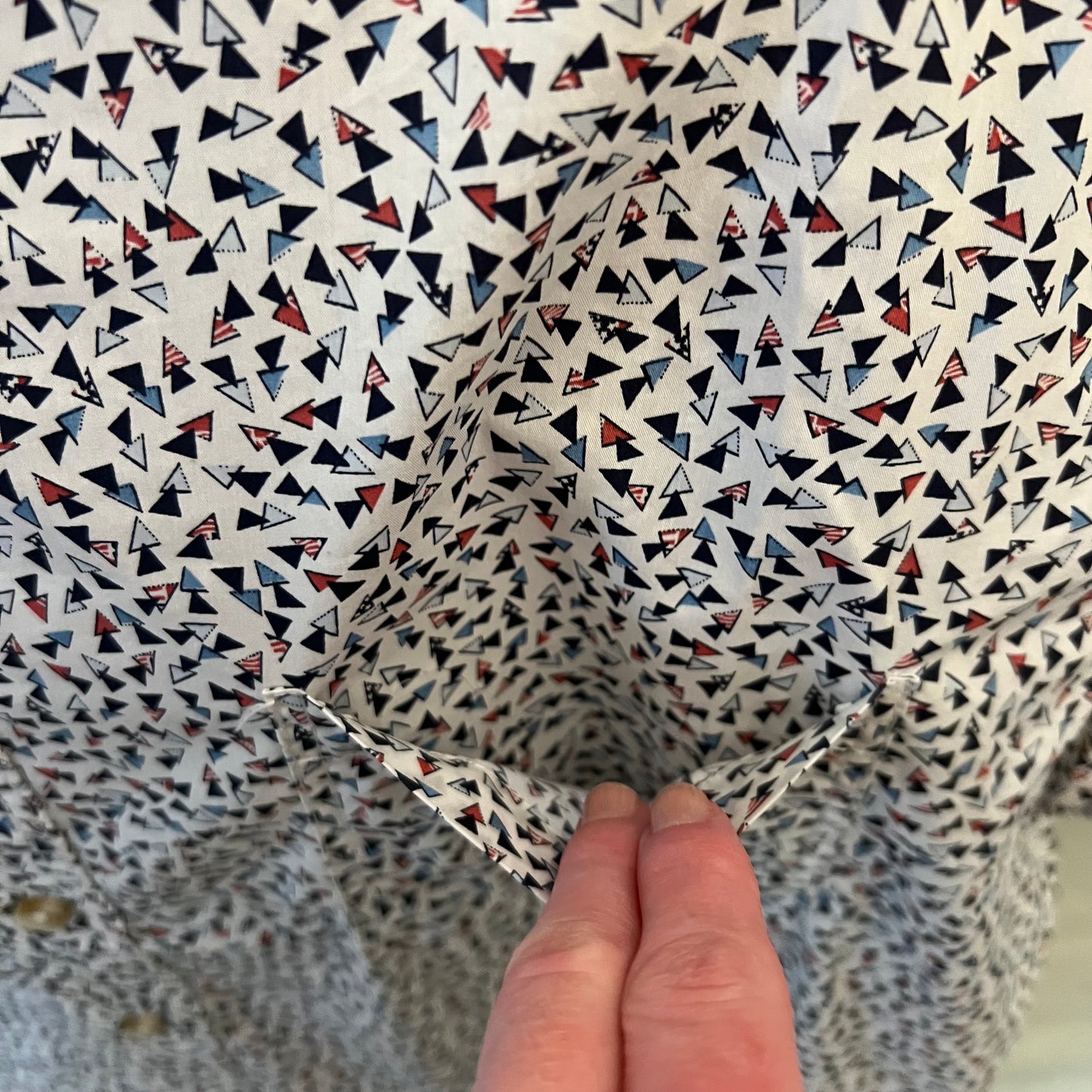 IZOD Triangle Confetti Print Short Sleeve Buttons Down Shirt XL Like New