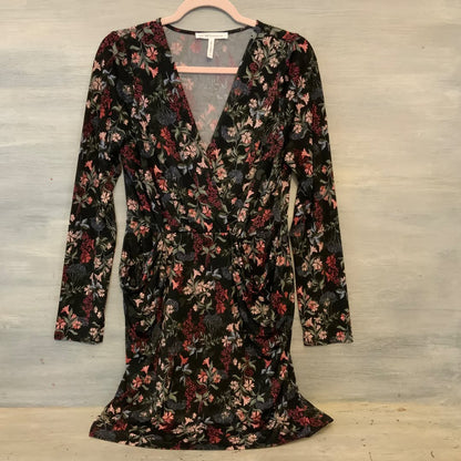BCBGeneration Dress VNeck Pockets Floral Print Medium Like New