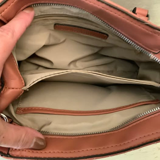 Nine West Salmon Pink Quilted Faux Leather Hand/Shoulder Bag Purse Like New