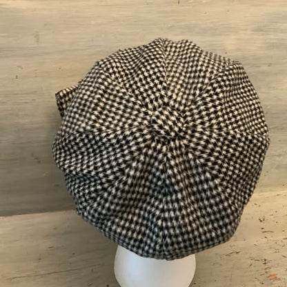 Black White Check Flannel Newsboy Cap Hat  with Bow Good Condition