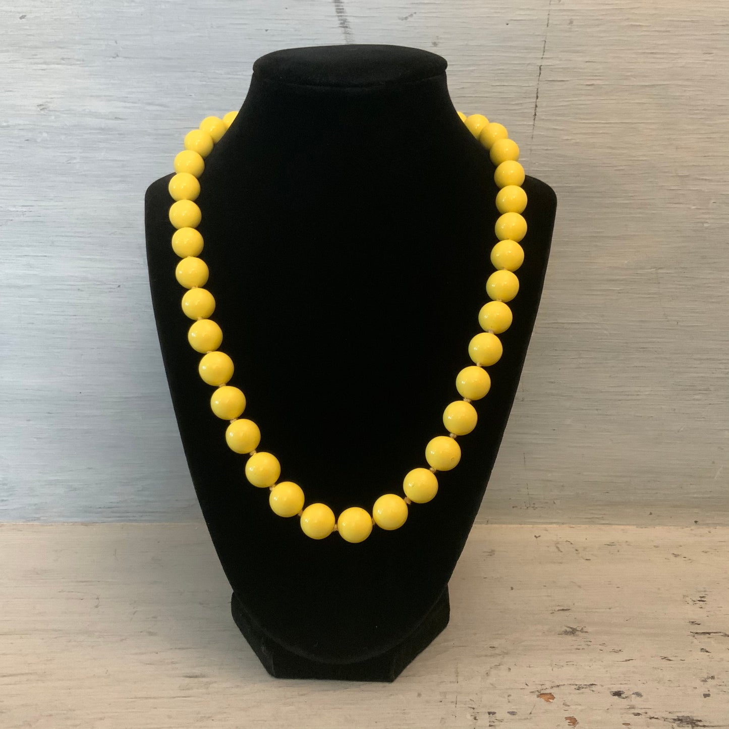 Vintage Yellow Box Clasp Bead Necklace Good Condition