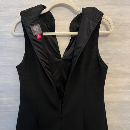 Vince Camuto Ornate Trim Band Vneck Sleeveless Little Black Shift Dress Size 6 Good Condition