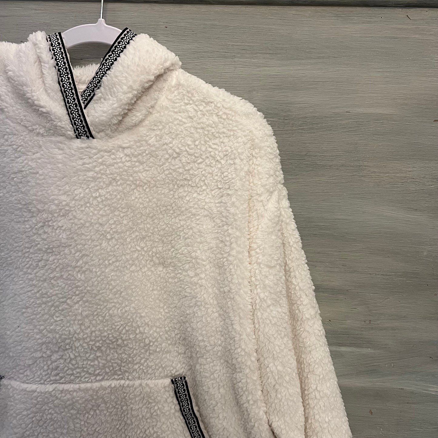 Joyspun White Sherpa Hooded Kangaroo Pocket Pullover Night Gown XS Good Condition