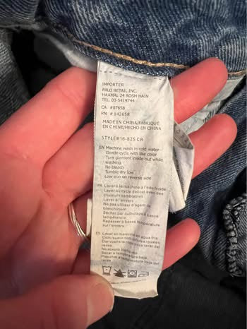 Refuge 100% Cotton Mom High Rise Heavily Distressed Medium Wash Denim Blue Jeans Size 5 Good Condition