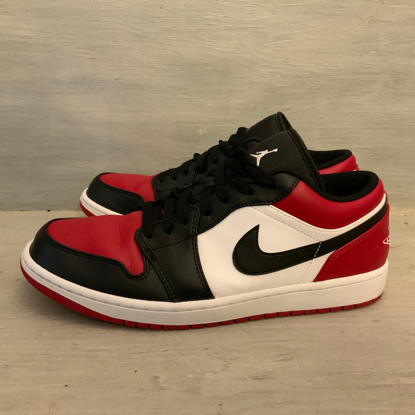 Nike Air Jordan1 Low Red Black White Leather Athletic Shoes Size 11 Like New