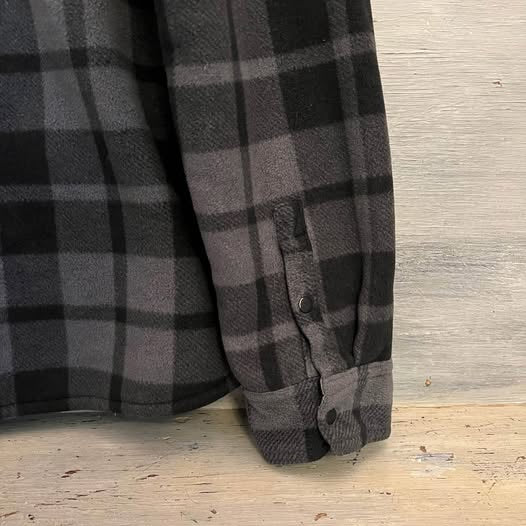 Voyager Men’s Black Grey Plaid Fleece Sherpa Lined Flannel Shacket XL Good Condition