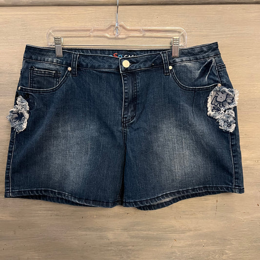 Oso Casuals Distressed Flower Appliqué Denim Blue Jean Shorts Size 18W Good Condition