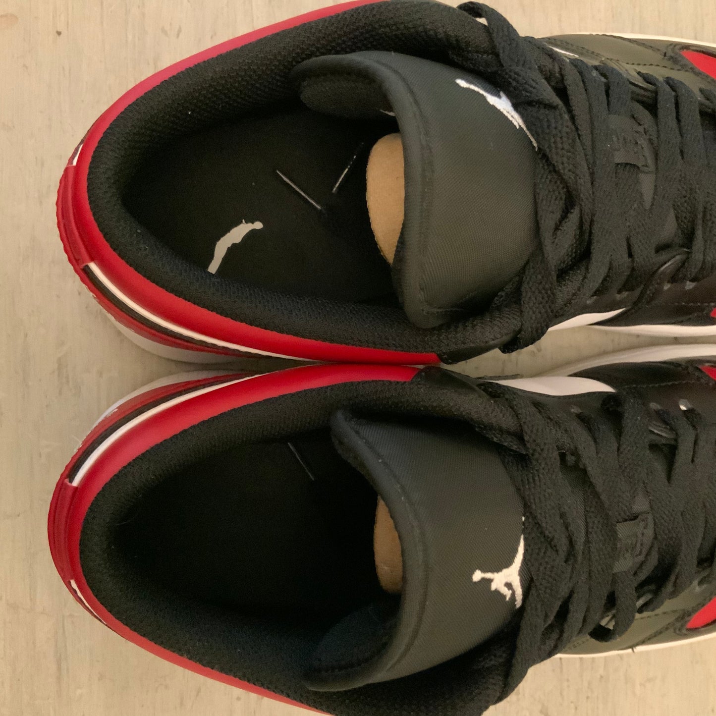 Nike Air Jordan1 Low Red Black White Leather Athletic Shoes Size 11 Like New