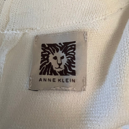 Anne Klein White Knit Floral Embellished Cap Sleeve Sweater Size Medium Good Condition