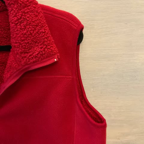 Hannah Reversible Fleece Sherpa Vest Red Size Large Good Condition
