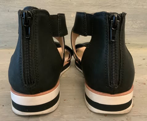 LifeStride Velocity 2.0 Black Faux Leather Gladiator Sandal Open Toe Zip Back Size 9.5 Good Condition