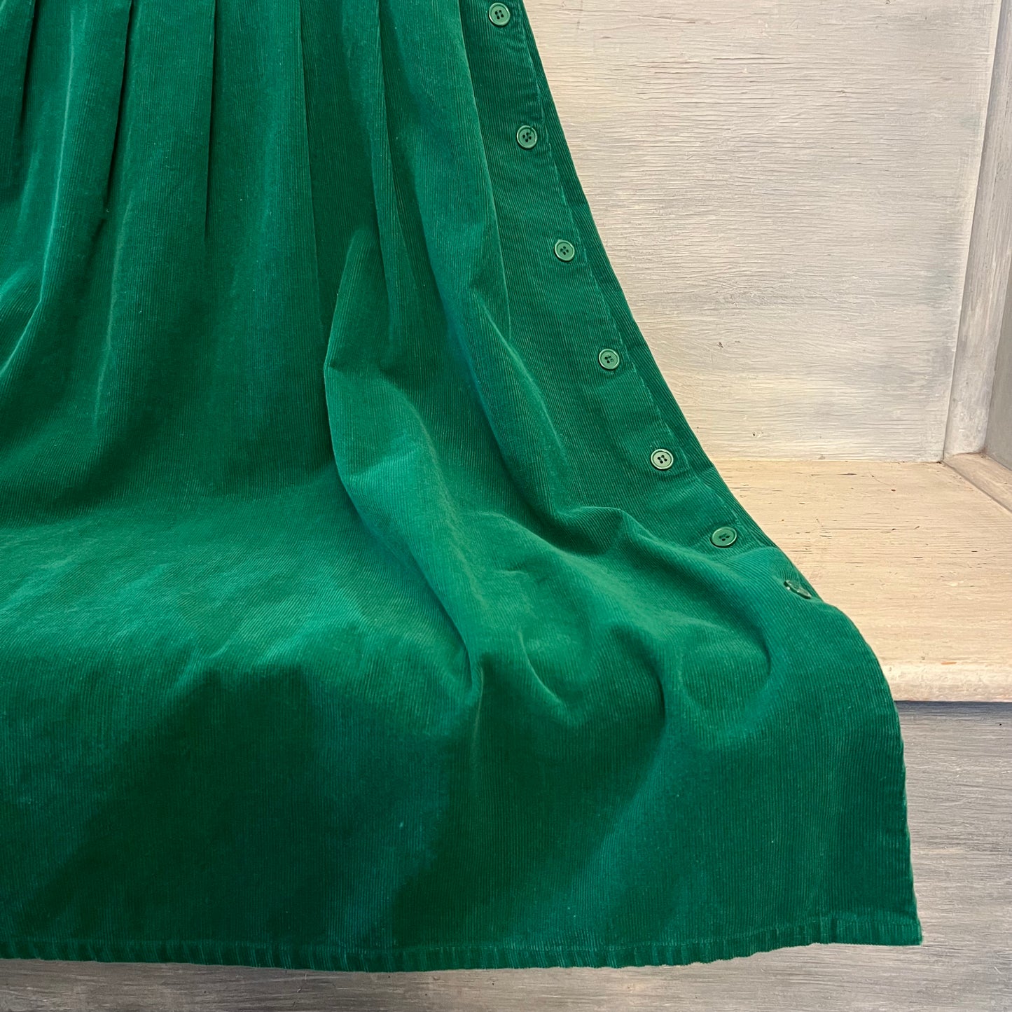 Vintage Mizz Lizz 100%Cotton Kelly Green Thin Corduroy Smocked Midi Dress Size 5/6 Good Condition