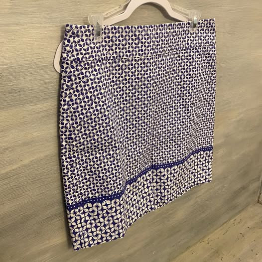 Talbots 97% Cotton Skirt Blue White Print  Size 8 Good Condition