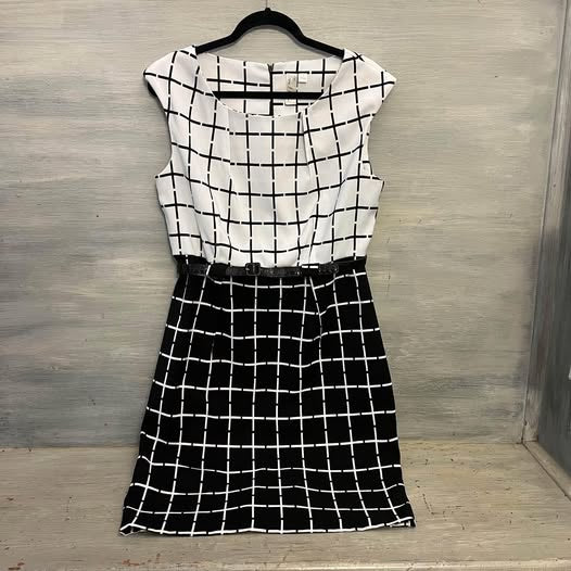 Emma & Michele Sleeveless Black White Geometic Print Belted Dress Size 12 Like New