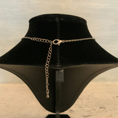Elegant Dark Romance Rose & Vine Y Shaped Pendant Necklace 15.5-18.5" Good Condition
