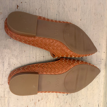 MIA Faux Leather Johona Tan Woven Mule Loafers Size 7M Good Condition