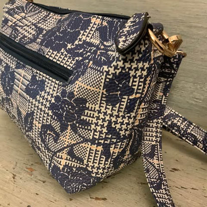 IM❤️ Navy Pink Floral Print Shoulder Crossbody Bag Purse Like New