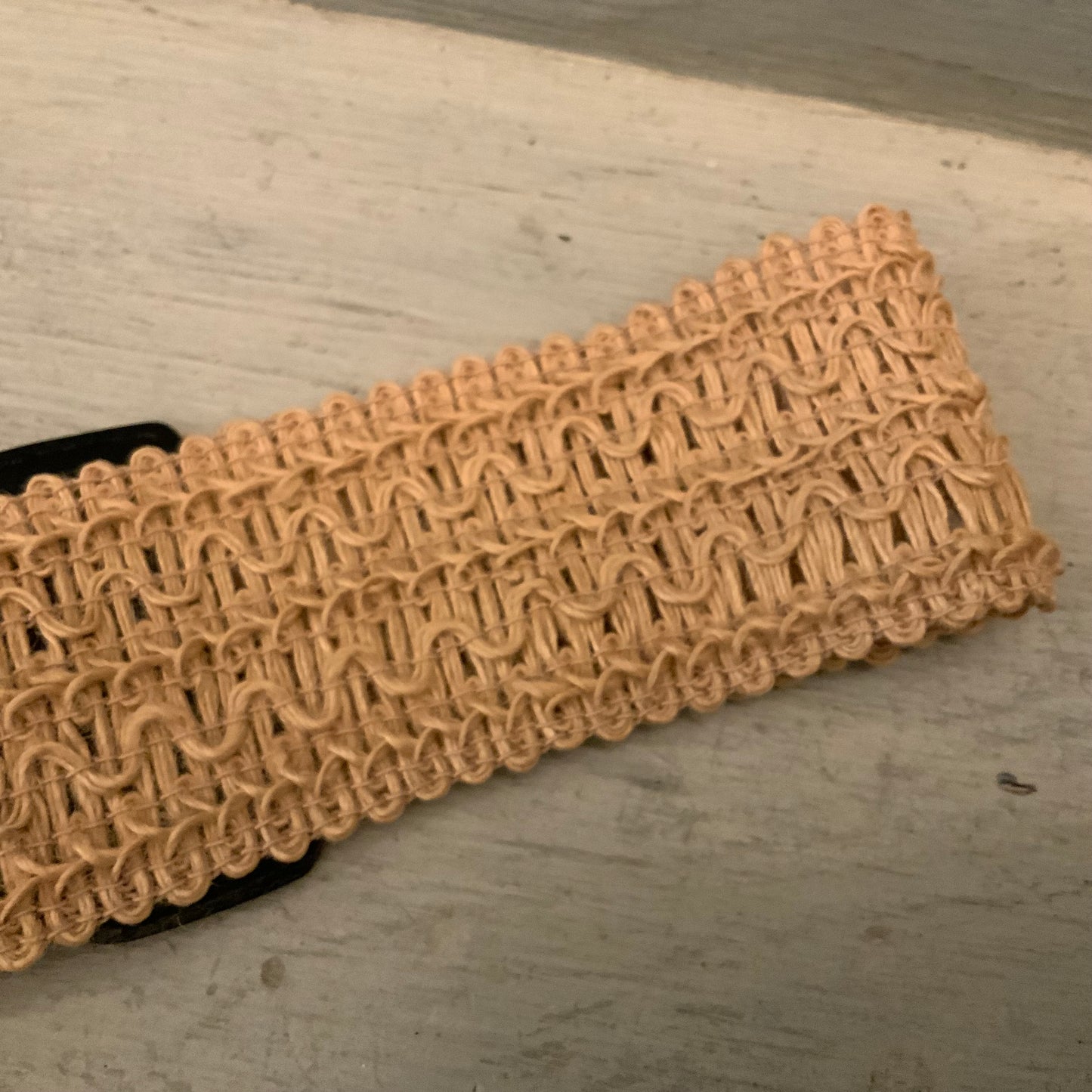 Woven Raffia Faux Leather Beaded Buckle Cinch Waist Fashion Belt Good Condition