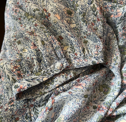 Rose + Olive Sky Blue Floral Print Vneck Button Down High Low Blouse Size 2x Good Condition
