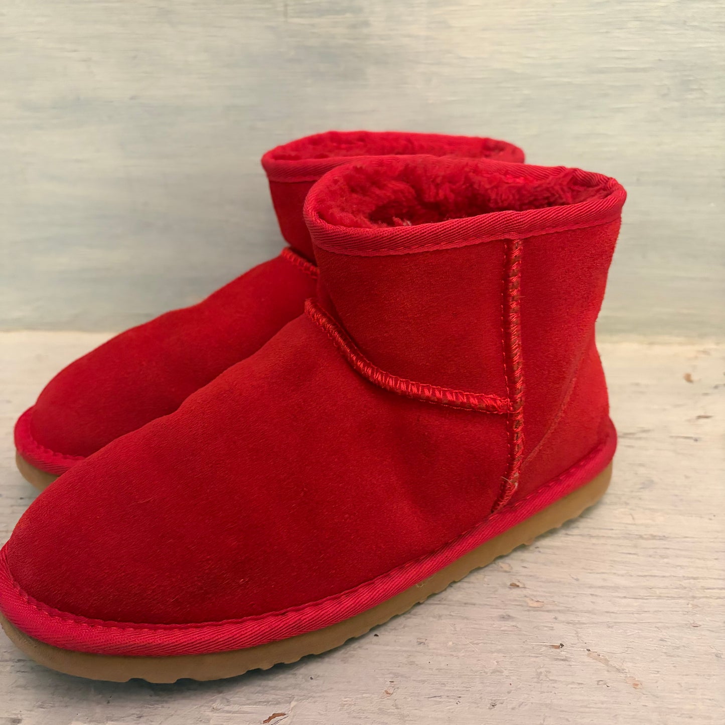 Ugg Australia Suede Leather Red Classic Mini Slip On Boots Size U.S 8 Good Condition