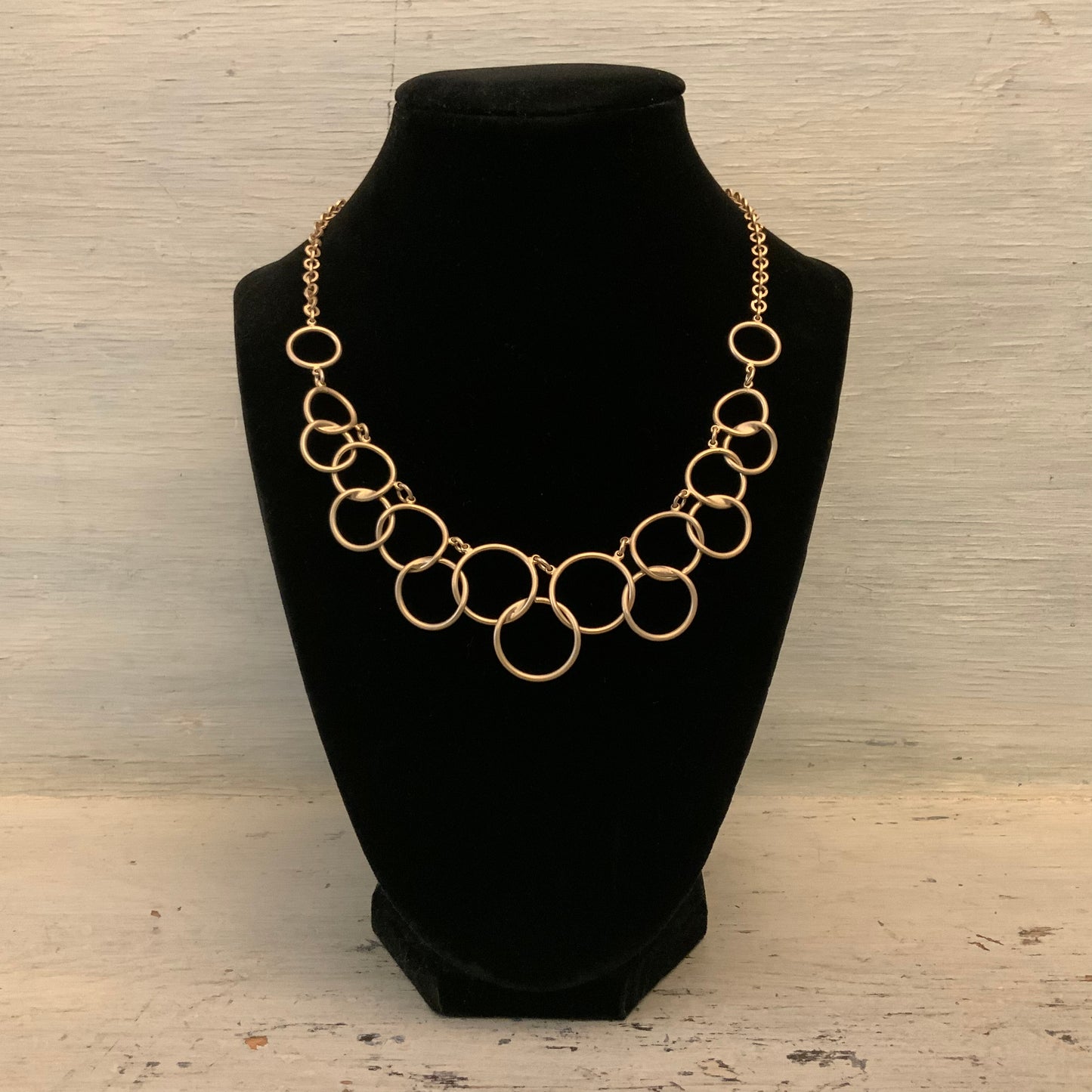Nine West Gold Tone Interlocking Circles Bib Style Statement Choker Necklace Good Condition