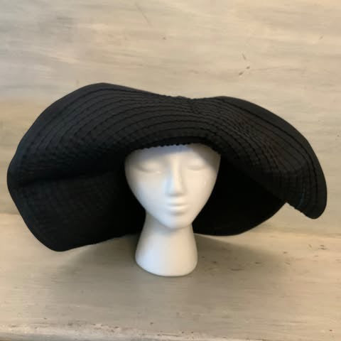 Gap Black Navy Black Blue Stripe Wide Floppy Brim Sunhat Size M/L Good Condition