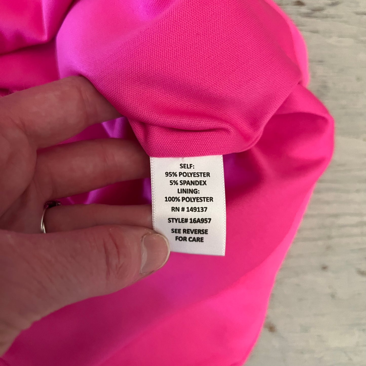 HYFVE Hot Pink Scalloped Mini Skirt Size Large Good Condition
