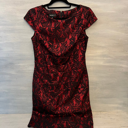 ALYX dress Red Black Lace Cap Sleeve Formal Tailored Dress Size 8 Good Condition