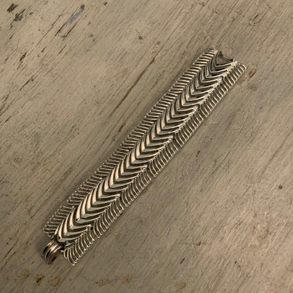 Vintage Coro "Pegasus" Silver Tone Interlocking Geometric Cuff Bracelet 7.5" Good Condition
