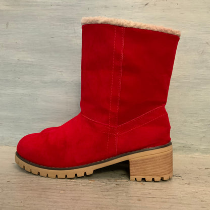 Red Faux Suede Chunky Heel Lug Sole Short Winter Boots Size 9/40 Good Condition