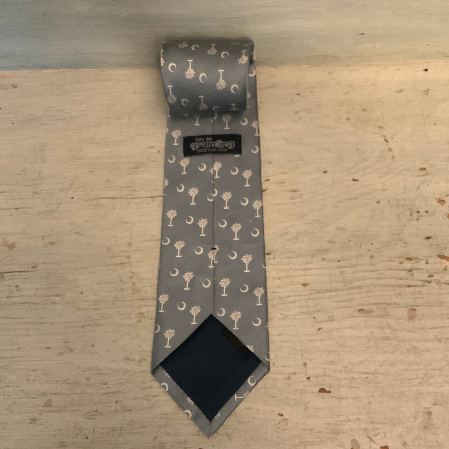 Ties by gramling Blue/White South Carolina Palmetto Moon Print XL Necktie 63" Good Condition