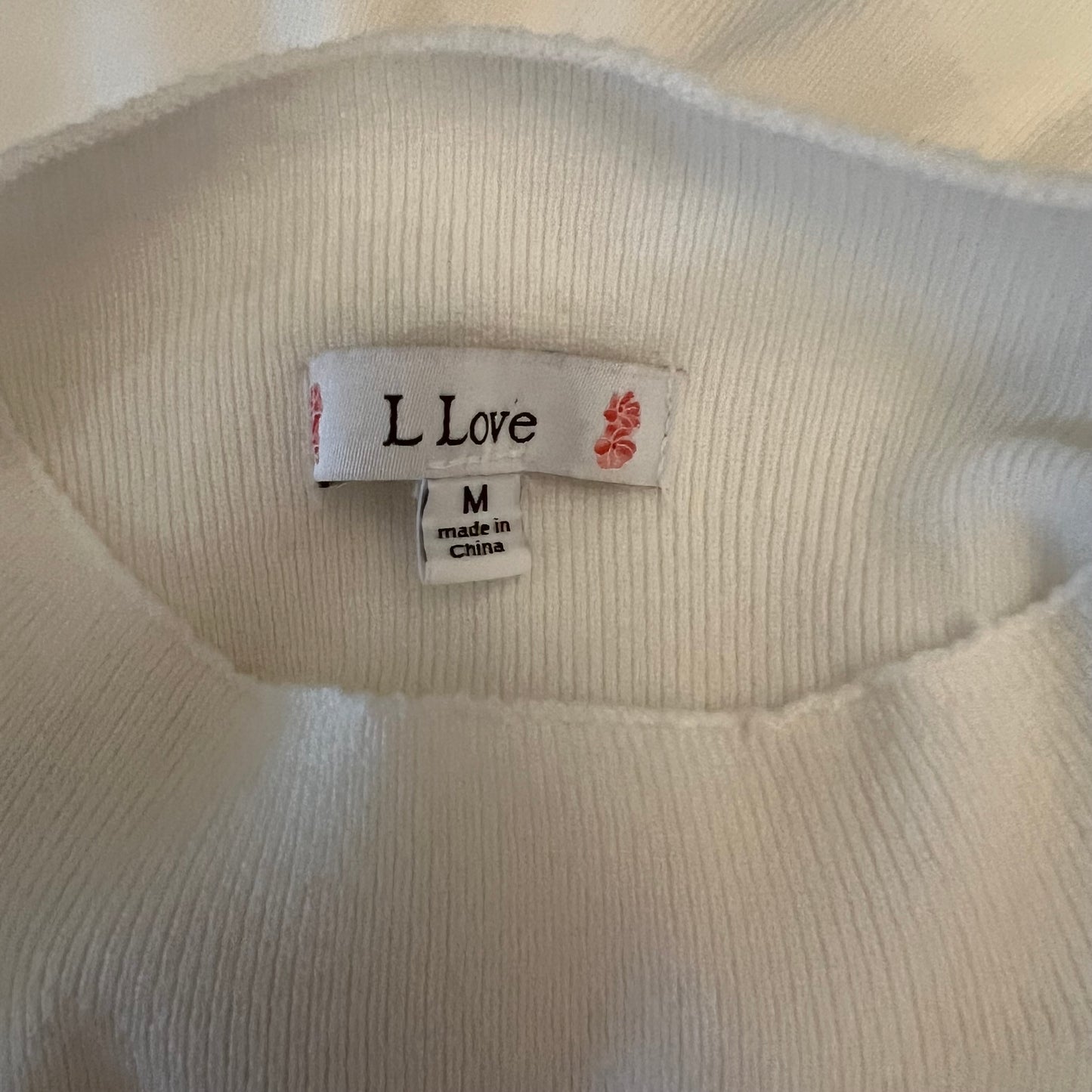 L. Love Cream Knit Turtleneck Cap Sleeve Sweater Size Medium Good Condition
