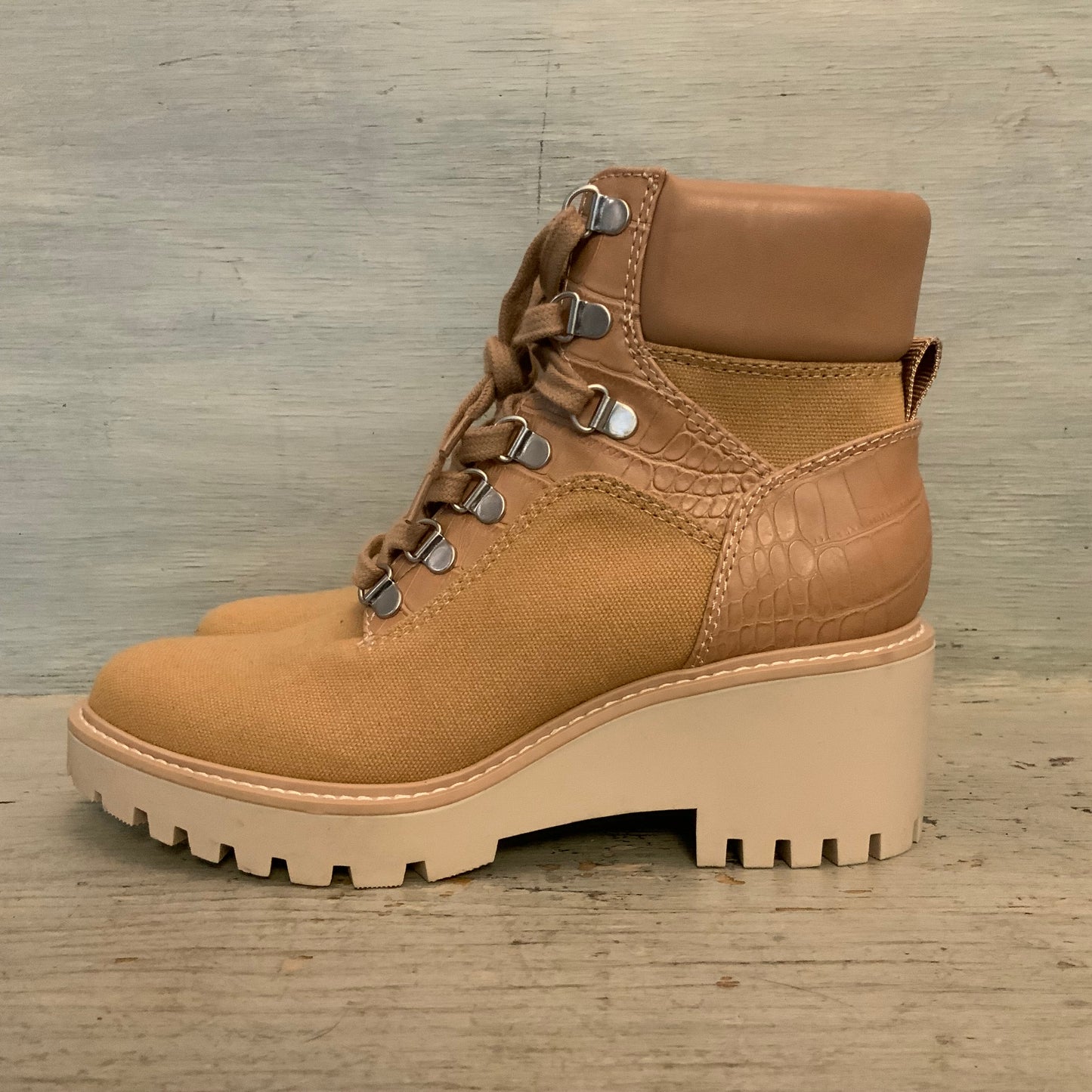 Dolce Vita "Hank" Tan Cafe Canvas/Faux Leather Platform Combat Boots Size 6.5Like New