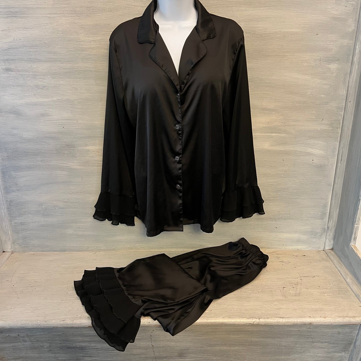 Elegant Black Satiny Sleepwear Pajama Set Size Medium Good Condition
