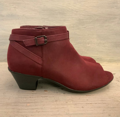Easy Street maroon Open Toe Ankle Bootie Boots Size 7 Good Condition