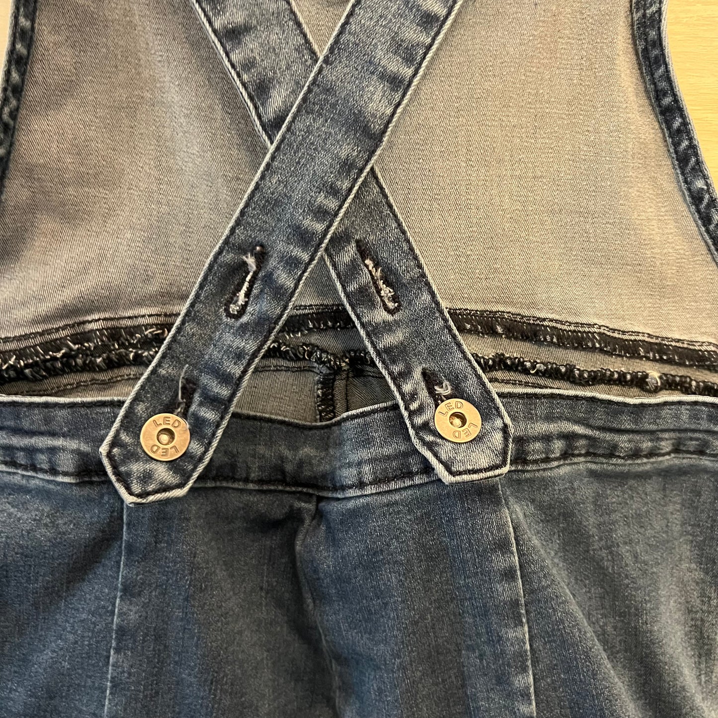 led Luxe Essentials Denim Maternity Bib Overalls Size XS Good Condition