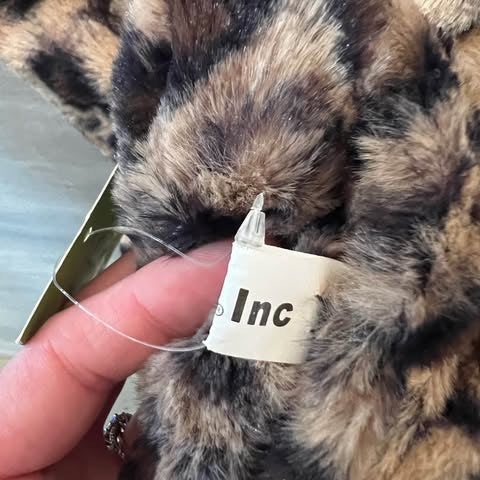 IYQ Faux Fur Leopard Print Scarf New with Tag