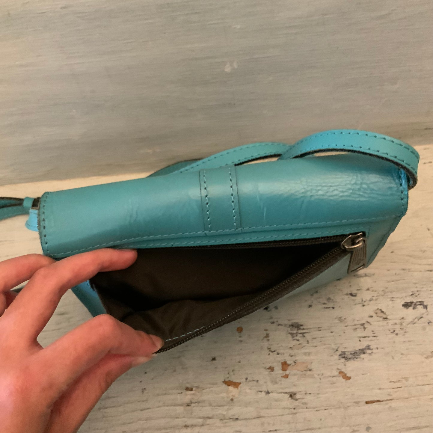 Patricia Nash Torri Aqua Leather Crossbody Bag Clutch Purse Good Condition